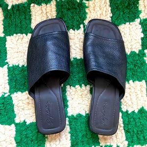 Never been worn Vintage Seychelles soft Black Leather slides 90’s